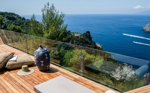 Villa Cala Moresca: Costiera E Morfologie Oceanic, Mobilia, Mare, Costa, Ricorrere, Mobili Da Esterno, Oceano, Eco Hotel, Sedia, Pavimento In Legno
