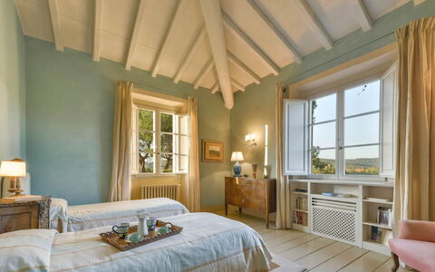 Villa Moscato: Mobilia, Parete, Interior Design, Camera Da Letto, Casa, Soffitto, Letto, Pavimentazione, Casa, Camera