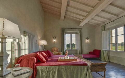 Villa Il Serraglio: Mobilia, Interior Design, Casa, Camera, Camera Da Letto, Letto, Lampada, Cuscino, Soffitto, Sedia