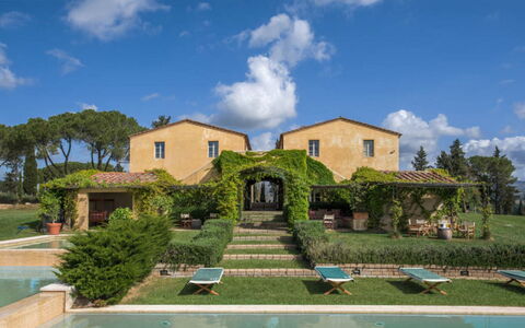 Villa Il Serraglio: Arbusto, Casa, Estate, Giardino, Villetta, Agriturismo, Landscaping, Villa, Hacienda, Dimora