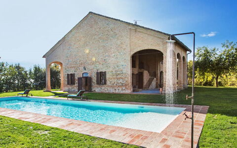 Cascina del Castello: Architettura, Porta, Materiale Composito, Estate, Piscina, Agriturismo, Hacienda, Cortile, Villa, Backyard