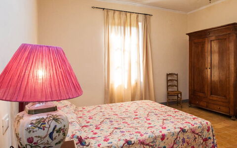 Cascina del Castello: Mobilia, Interior Design, Camera Da Letto, Letto, Parete, Pavimento, Pavimentazione, Lenzuolo, Legna, Bedding
