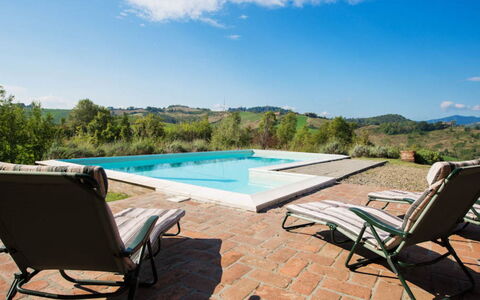 Cascina Tabia: Piscina, Mobili Da Esterno, Mobilia, Sedia, Eco Hotel, Tempo Libero, Ricorrere, Lettino, Shade, Agriturismo