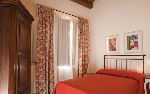 Villa dello Zingaro: Mobilia, Interior Design, Parete, Camera Da Letto, Letto, Lenzuolo, Pavimentazione, Pavimento, Tessile, Biancheria