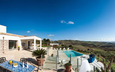 Villa Eroica: Estate, Villa, Landscaping, Ricorrere, Piscina, Hacienda, Eco Hotel, Pianta Della Casa, Hotel