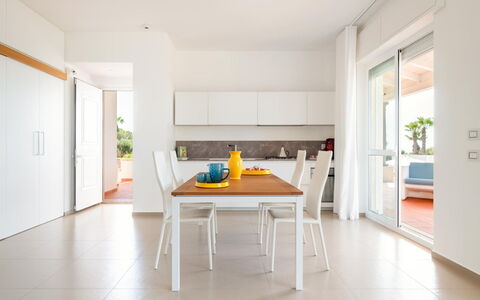 Villa delle Palme: Mobilia, Pavimentazione, Interior Design, Pavimento, Legna, Tavolo, Sedia, Cucina & Sala Da Pranzo Tavolo, Sala Da Pranzo, Casa