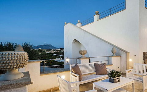 Villa della Laguna: Mobilia, Sedia, Appartamento, Balcone, Pianta Della Casa, Ricorrere, Villa, Estate, Shade, Design