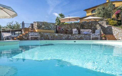 Villa Lucente: Piscina, Ricorrere, Eco Hotel, Mobili Da Esterno, Villa, Hacienda, Estate, Resort Citta ', Hotel, Landscaping