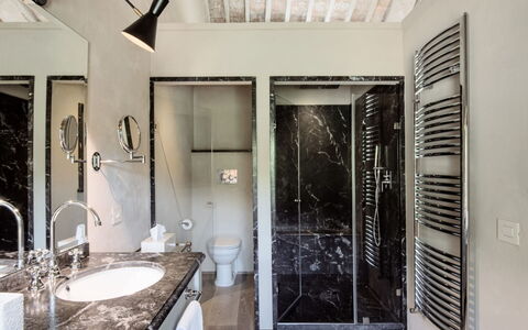 Villa Piuma: Interior Design, Pavimentazione, Pavimento, Idraulico Fixture, Soffitto, Bagno, Idraulico, Appartamento