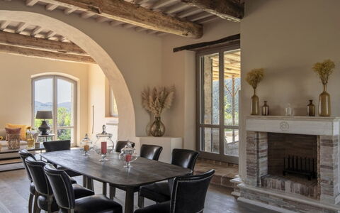 Villa Ugo: Mobilia, Interior Design, Parete, Pavimentazione, Legna, Sedia, Tavolo, Cucina & Sala Da Pranzo Tavolo, Pavimento, Sala Da Pranzo