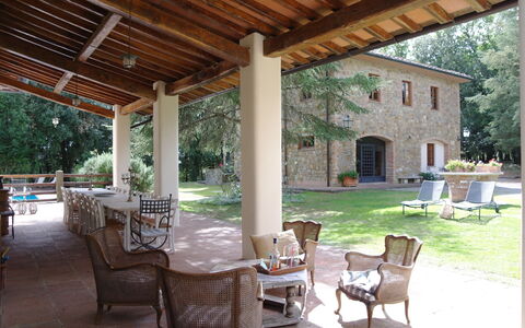 Villa Antonella: Legna, Mobilia, Shade, Giardino, Portico, Estate, Colonna, Hacienda, Struttura Esterna, Backyard
