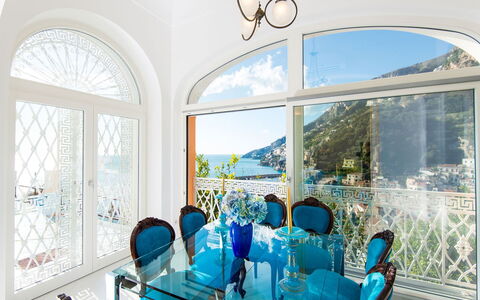 Villa Limoncello: Blu, Interior Design, Mobilia, Sedia, Ricorrere, Cucina & Sala Da Pranzo Tavolo, Sala Da Pranzo, Hotel, Villa, Tavolino Da Caffè