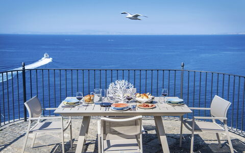 Villa Gilda: Mobilia, Mobili Da Esterno, Sedia, Tavolo, Tavolo Esterno, Cucina & Sala Da Pranzo Tavolo, Mare, Ristorante, Costa