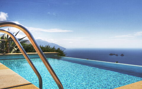 Villa Sant'Agata: Blu, Acqua, Corpo D'Acqua, Piscina, Mare, Ricorrere, Costiera E Morfologie Oceanic, Tempo Libero, Oceano, Eco Hotel