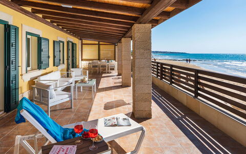 Casa sul Mare: Mobili Da Esterno, Shade, Ricorrere, Mare, Sedia, Color Legno, Eco Hotel, Hotel, Lettino, Latifoglie
