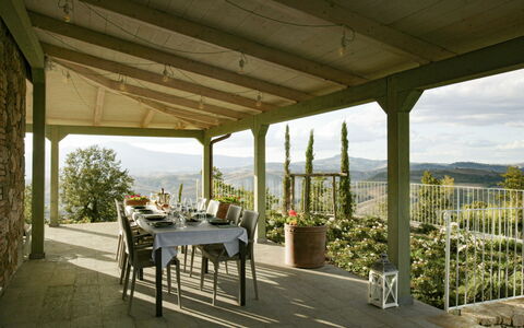 Villa Eline: Mobilia, Sedia, Interior Design, Tavolo, Soffitto, Portico, Eco Hotel, Shade, Struttura Esterna, Fascio
