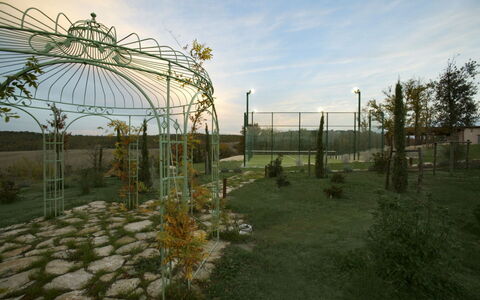 Villa Eline: Giardino, Ferro, Metallo, Shade, Landscaping, Parco, Struttura Esterna, Giardino Botanico, Passerella, Padiglione