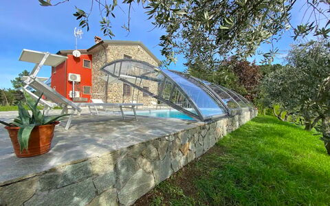 Villa Sarzana: Materiale Composito, Piscina, Shade, Landscaping, Giochi D'Acqua, Eco Hotel, Villa, Backyard
