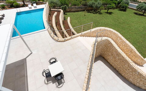 Villa Nina: Le Scale, Materiale Composito, Corrimano, Calcestruzzo, Shade, Piscina, Landscaping, Muro ​​Di Pietra, Flagstone