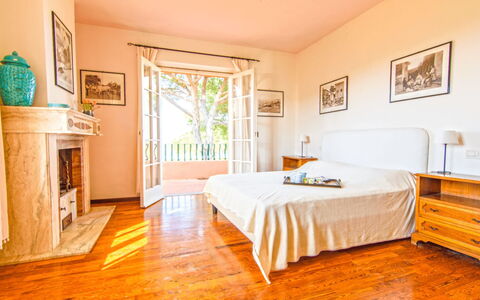 Villa Magazzini: Pavimentazione, Mobilia, Interior Design, Legna, Pavimento, Letto, Camera Da Letto, Camera, Lenzuolo, Casa