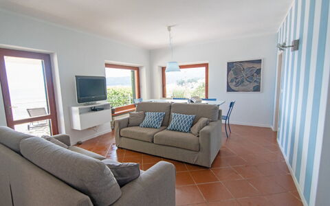 Villa Marciana: Mobilia, Interior Design, Pavimentazione, Pavimento, Legna, Tavolo, Divano, Camera, Sedia, Soggiorno