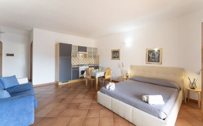 Appartamento Timo: Interior Design, Mobilia, Pavimentazione, Letto, Pavimento, Camera Da Letto, Camera, Legna, Soffitto, Lenzuolo