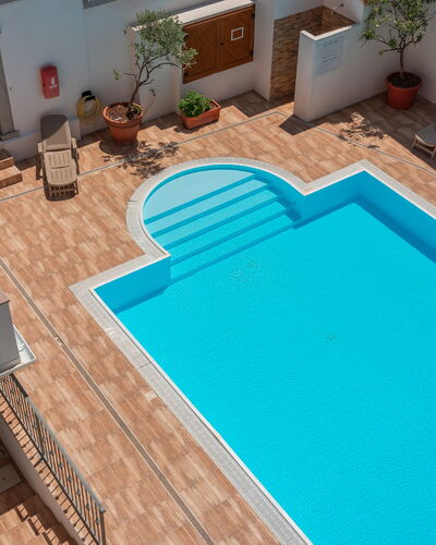 Cristal Blu Apartments In Santa Teresa Gallura: Piscina, Materiale Composito, Ricorrere, Terme, Piastrella, Giochi D'Acqua, Hacienda, Design, Hotel, Cortile