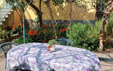 Casa Annalù With Garden, Wifi, Bogliasco: Mobilia, Tavolo, Sedia, Mobili Da Esterno, Tovaglia, Tavolo Esterno, Shade, Cucina & Sala Da Pranzo Tavolo, Giardino, Struttura Esterna