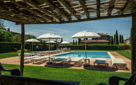 Il Roseto: Piscina, Ricorrere, Mobili Da Esterno, Giardino, Hacienda, Estate, Prato, Lettino, Villa, Cortile