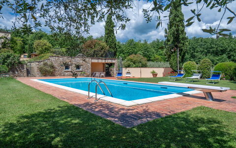 Il Villino Del Collezionista With Pool In Pistoia: Piscina, Giardino, Ricorrere, Estate, Hacienda, Eco Hotel, Landscaping, Shade, Villa, Agriturismo