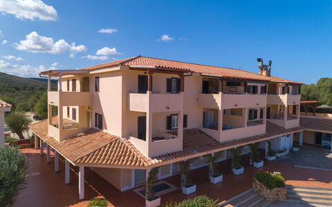 Golfo Aranci Apartments With Ac: Zona Residenziale, Estate, Ricorrere, Villa, Eco Hotel, Hacienda, Hotel, Balcone, Dimora, Mobili Da Esterno