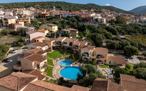 Apartment Sardinia Seaside Ac And Wifi: Ricorrere, Piscina, Resort Citta ', Villa