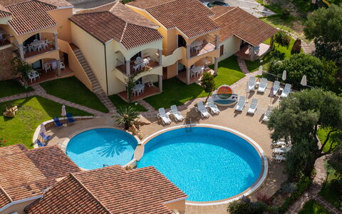 Apartment Sardinia Seaside Ac And Wifi: Piscina, Ricorrere, Villa, Mobili Da Esterno, Resort Citta '