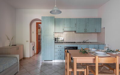 Appartamento Acque Basse: Pavimentazione, Interior Design, Pavimento, Mobilia, Camera, Appartamento, Controsoffitto, Soffitto, Cucina, Cucina & Sala Da Pranzo Tavolo