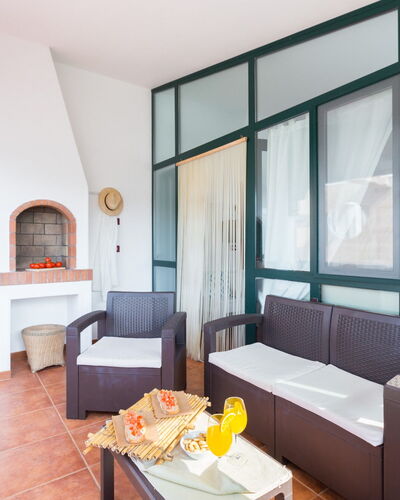 Appartamento Lido Specchiolla: Mobilia, Interior Design, Pavimentazione, Pavimento, Soffitto, Camera, Sedia, Soggiorno, Color Legno
