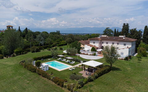 Villa Yvonne: Giardino, Cibo, Villa, Piscina, Hacienda