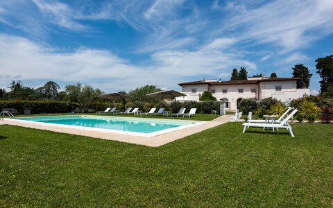 Villa Yvonne: Giardino, Prato, Hacienda, Estate, Villa, Cortile, Agriturismo