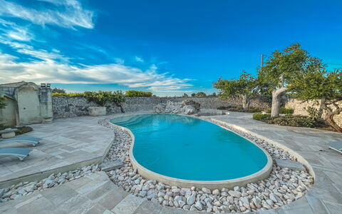 Masseria Capasa: Blu, Piscina, Materiale Composito, Giochi D'Acqua, Flagstone, Calcestruzzo, Ricorrere, Hotel, Tropici, Eco Hotel