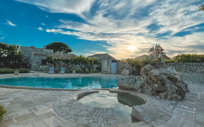 Masseria Capasa: Flagstone, Giochi D'Acqua, Piastrella, Landscaping, Piscina, Fontana