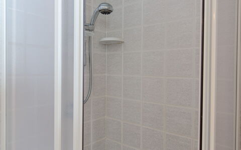 Vista Mare Da Rossella: Parete, Idraulico Fixture, Bagno, Pavimentazione, Pavimento, Doccia, Idraulico, Interior Design, Soffione Doccia, Doccia Porta