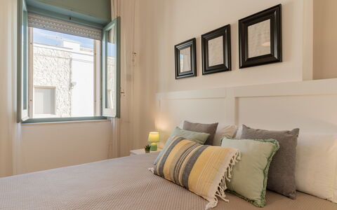 Casa Olimpo: Interior Design, Parete, Legna, Camera Da Letto, Mobilia, Pavimentazione, Letto, Pavimento, Camera, Soffitto