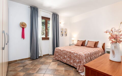 La Vista Mare Da Viola: Mobilia, Interior Design, Pavimentazione, Pavimento, Legna, Letto, Camera Da Letto, Camera, Soffitto, Casa