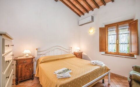 La Fiumara: Mobilia, Casa, Pavimento, Soffitto, Appartamento, Letto, Ricorrere, Hotel, Camera Da Letto, Pianta Della Casa