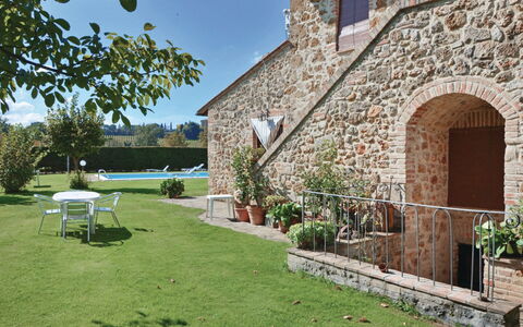La Fiumara: Piscina, Estate, Hacienda, Villa, Villetta, Agriturismo, Cortile, Cortile, Mobili Da Esterno, Prato