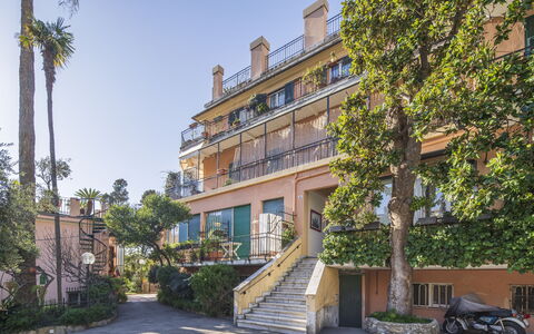 Green Home Seaside, Parking, Wifi, Ac, Genova Nerv: Albero, Zona Residenziale, Appartamento, Casa, Balcone, Condominio, Villa, Hotel, Dimora