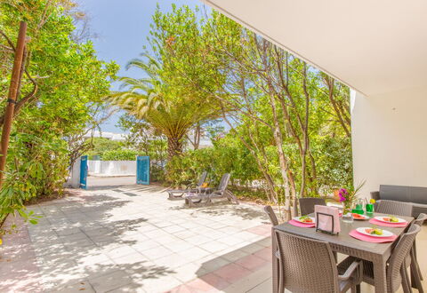 Villa Asami: Shade, Giardino, Landscaping, Eco Hotel, Tropici, Mobili Da Esterno, Ricorrere, Passerella