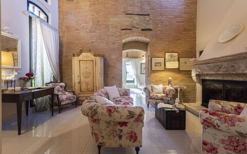 Villa Zambra: Mobilia, Interior Design, Pavimentazione, Soffitto, Tavolo, Pavimento, Divano, Sedia, Illuminazione, Soggiorno