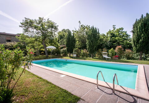 Villa Gelsi: Piscina, Giardino, Ricorrere, Backyard, Landscaping, Estate, Shade, Hacienda, Eco Hotel, Cortile