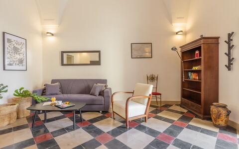 Dimora Storica: Pavimentazione, Interior Design, Mobilia, Parete, Pavimento, Legna, Soffitto, Camera, Illuminazione, Soggiorno