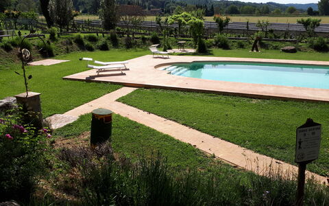Appartamento La Torretta Di Pietra, Wifi, Perugia: Giardino, Piscina, Mobili Da Esterno, Prato, Shade, Backyard, Landscaping, Tempo Libero, Parco, Giochi D'Acqua